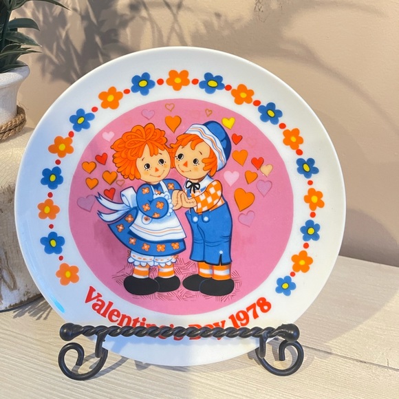 Raggedy Ann & Andy Valentines Day 1978 Plate - Picture 2 of 4